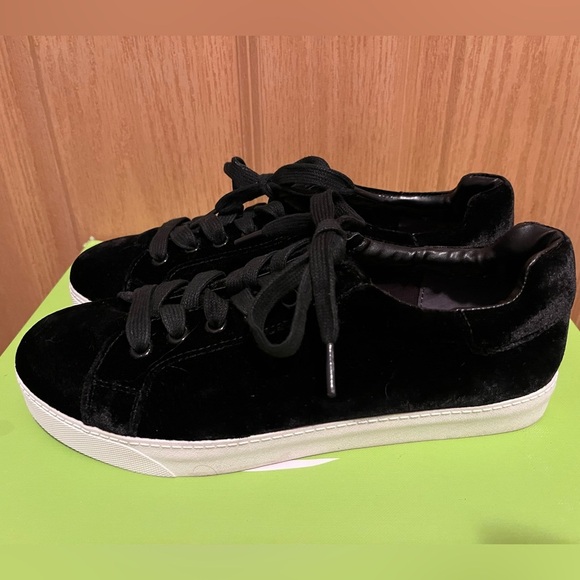 Circus Sam Edelman Caprice Velvet Sneaker - Picture 2 of 11